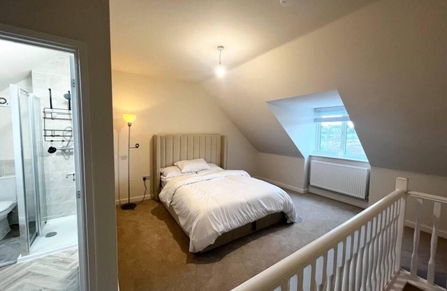 Beautiful 3-Bed House in Bradford