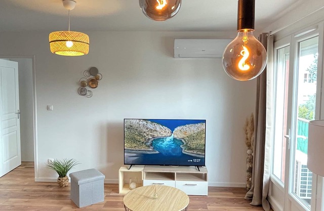 Beautiful 3-room apartment near EUREXPO/OL VALLÉE