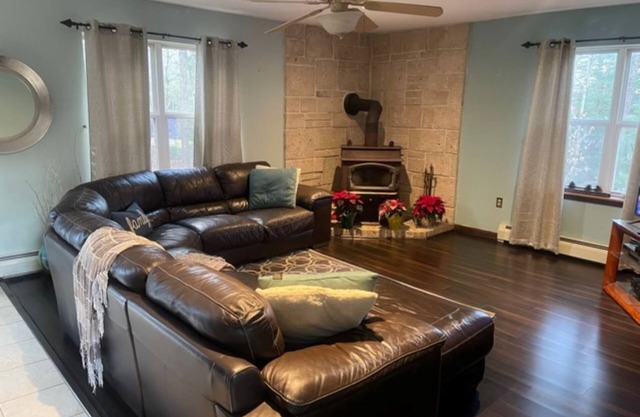 BEAUTIFUL 3BDRM HOME in heart of the PoconoMTNS - CLS2SkiSLOPES