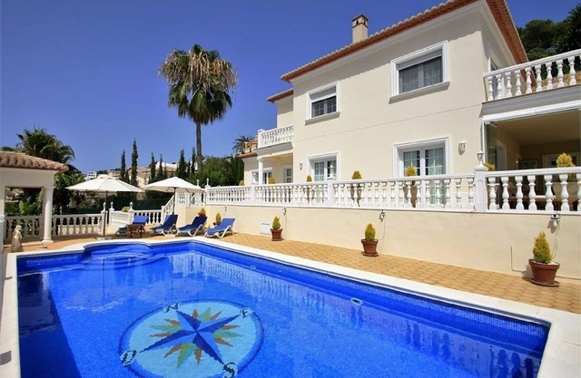 Beautiful 4 bedroom villa in Moraira