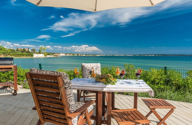Beautiful 4 bedrooms Villa with a magnificent seaview, swimming pool and terace