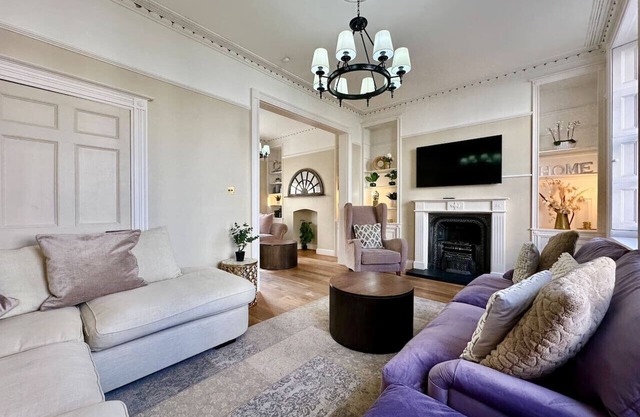 Beautiful 5-Bed Regency Home in Montpellier