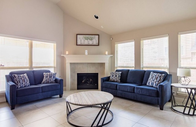 Beautiful 5BD/3BA Near BLD/Waterpark/AT&T Stadium