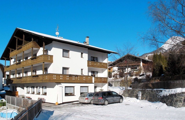 Beautiful apartment for 6 people with WIFI, TV, balcony, pets allowed and parking