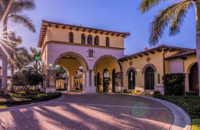 Beautiful and elegant villa in the Gated Community of Gran Paradiso