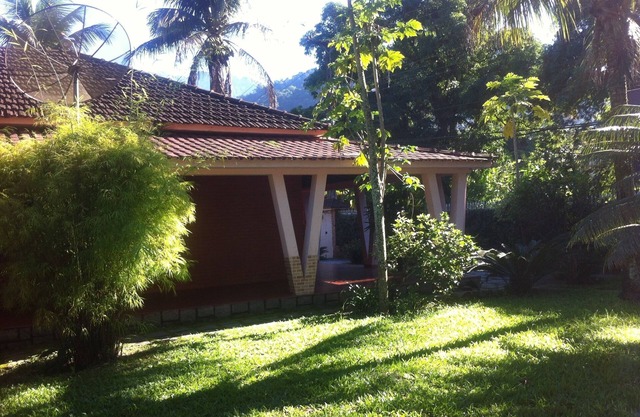 Beautiful and pleasant Site of Guedes with 3000m2, furnished, parking, secure