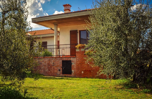Beautiful apartment for 4 people with WIFI, TV and patio, close to Arezzo
