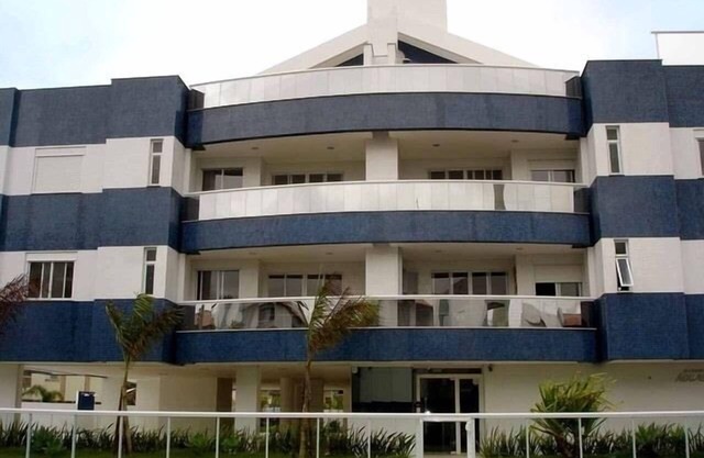 Beautiful Apartment with 3 Suites and View of Sea
