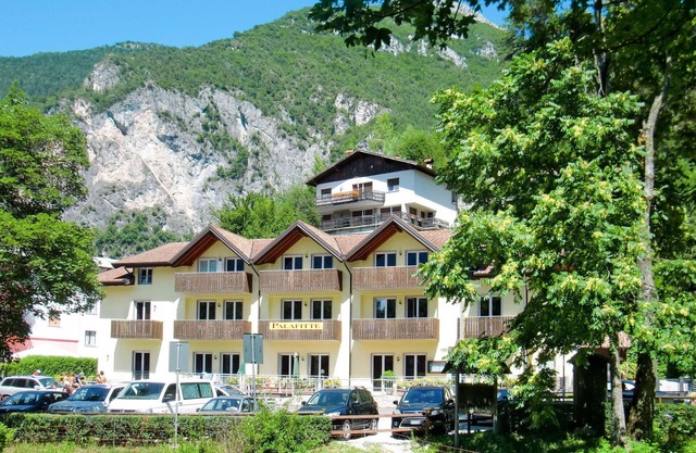 Beautiful apartment for 4 people with WIFI, TV, terrace and parking