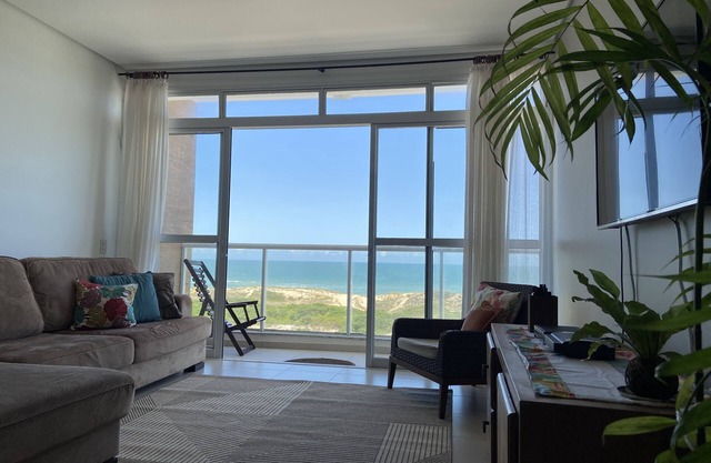 Beautiful apartment in front of the sea with view of the beach - 3 suites for 8 people