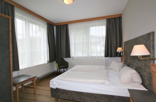 Beautiful apartment for 10 guests with pool, WIFI, TV, terrace and pets allowed