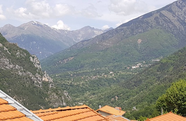 Beautiful apartment comfortable 115 m² /Ideal Couple, family, hikers