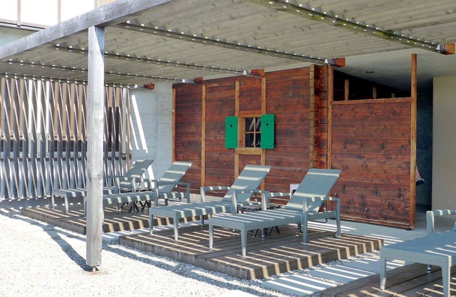 Beautiful apartment for 6 guests with pool, WIFI, TV, terrace and pets allowed
