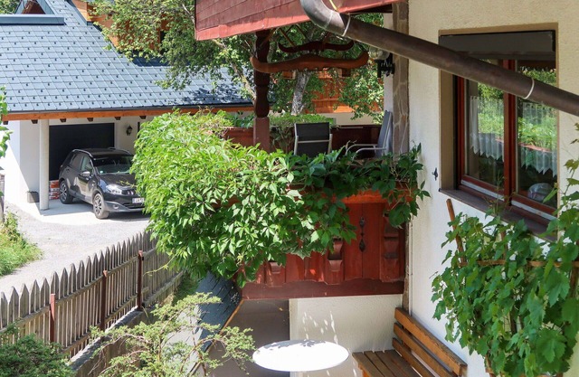 Beautiful apartment for 7 guests with WIFI, TV, balcony and parking