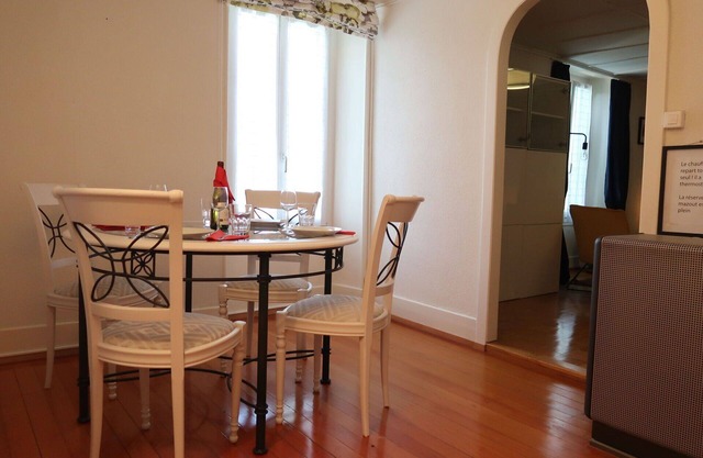 Beautiful apartment for 4 people with WIFI, TV, patio, pets allowed and parking