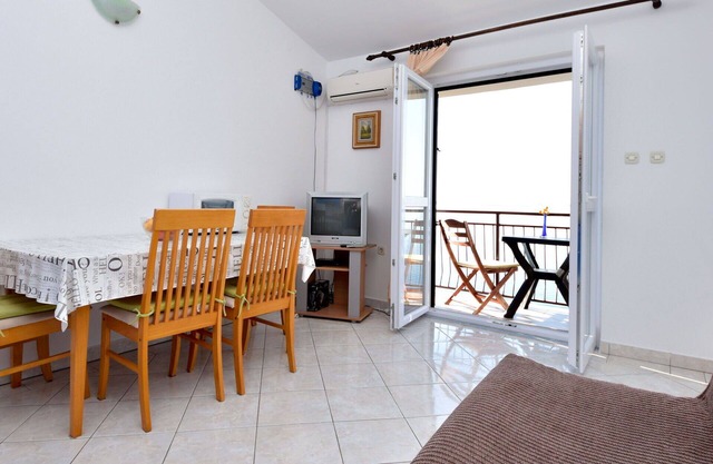Beautiful apartment for 3 guests with A/C, WIFI, TV, terrace and parking