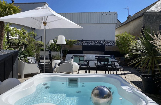 Beautiful Apartment T3 120 m2 + terrace 80m2 Jacuzzi secure parking space