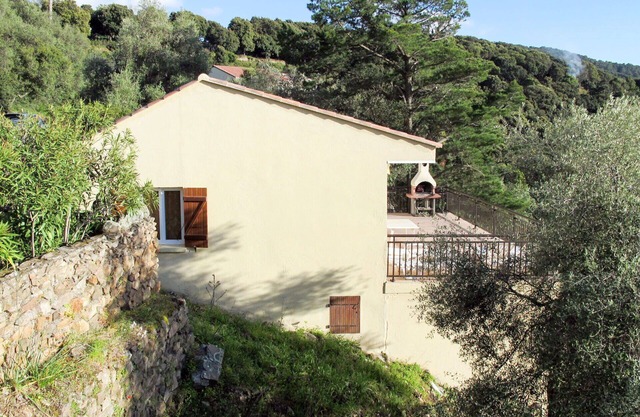 Beautiful apartment for 2 guests with WIFI, A/C, TV, patio, pets allowed, panoramic view and par.