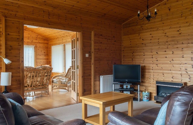 Beautiful apartment in villa for 6 guests with WIFI, TV, patio, panoramic view and parking