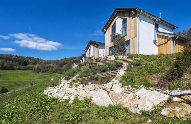 Beautiful apartment in villa for 6 people with WIFI, TV, terrace, pets allowed and parking