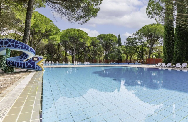 Beautiful apartment in villa for 6 people with pool, A/C, WIFI, TV and terrace