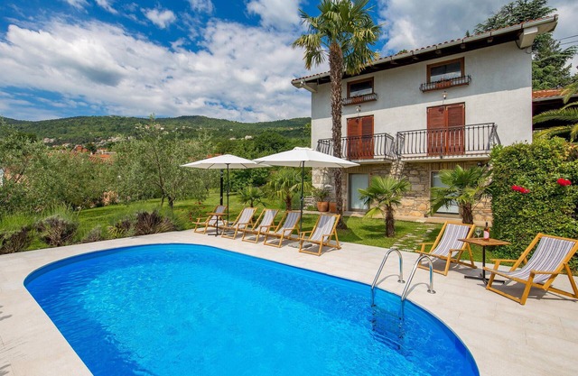 Beautiful apartment in Lovran with WiFi