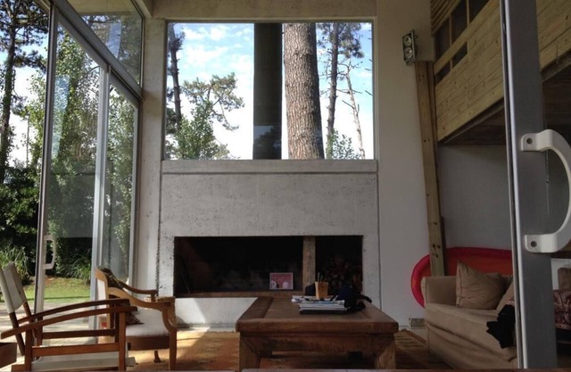 Beautiful architectural home, near everything