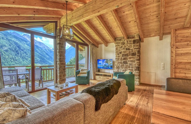 Beautiful Austrian style Chalet at the ski slope