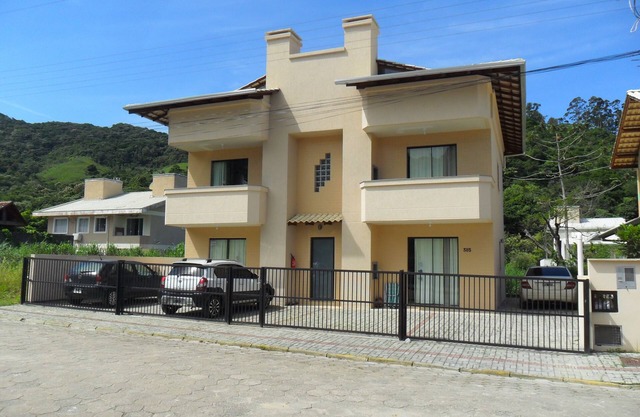 BEAUTIFUL BAY RESIDENTIAL Apts 1, 2 and 3 bedrooms Corner of Junipers-Bombinhas