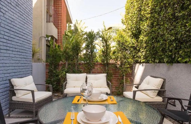 Beautiful Beach Condo 2 bedrooms