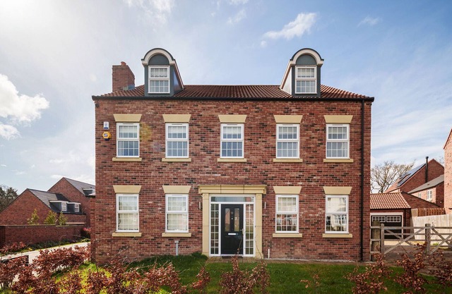 Beautiful Big Family Home: Sleeps 10, Park 3 Cars