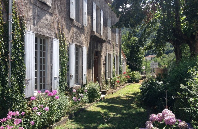 Beautiful bourgeois house, between village and countryside for holidays or teleworking