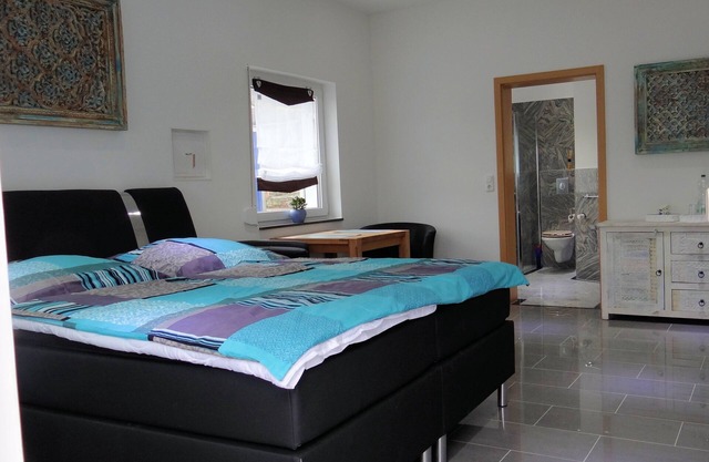 Beautiful bright room in a condo complex with Mainblick