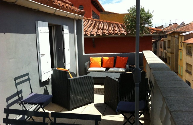 Beautiful Bright Sunny Apartment F4 with Large Terrace