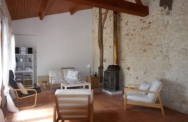 Beautiful Charentaise property in the countryside near the ocean