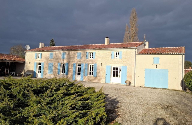 Beautiful Charentaise house, 40 minutes from La Rochelle, Pets not allowed