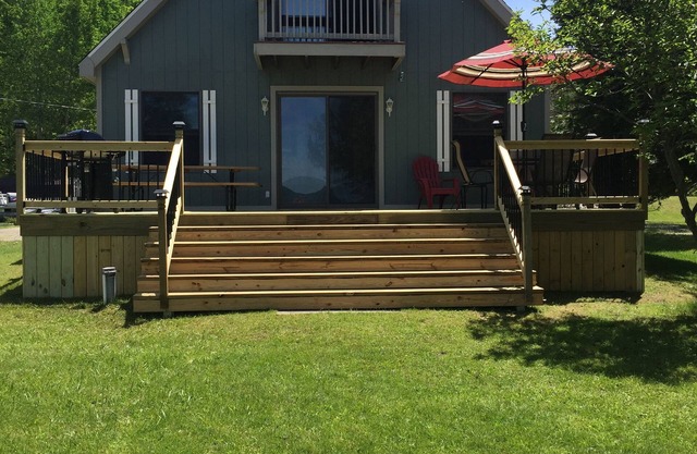 Beautiful, Clean and Comfortable Cottage on Crooked Lake- Sleeps 8