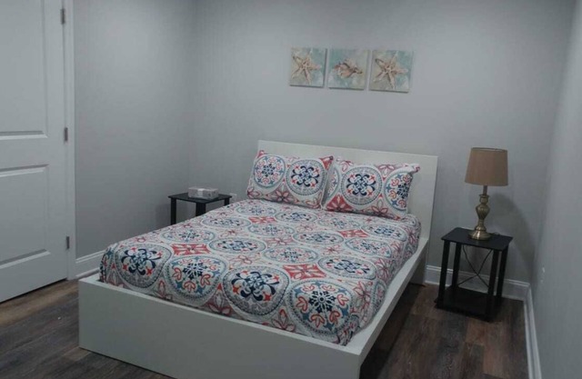 Beautiful & Comfortable Place 2 bed 1 bath with WiFi, AC