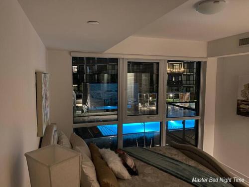 Beautiful Condo, 2 Bedrooms and a Den in Friday Harbour Resort!