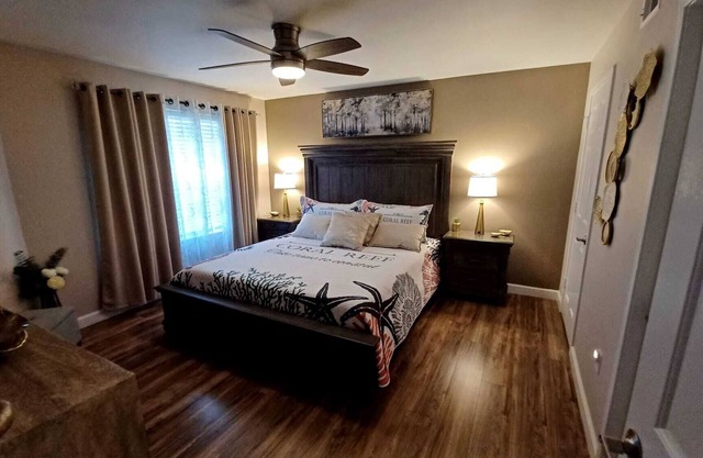 Beautiful Condo in Avalon, Clearwater - King Size Bed