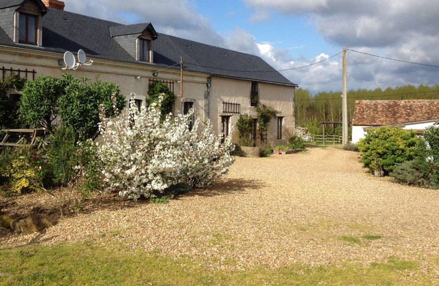 Beautiful converted barn with 4 bedrooms, 4 shower rooms off the beaten track