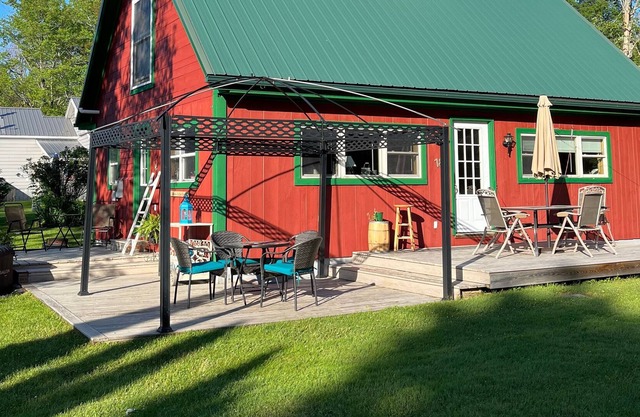 Beautiful cottage in Sandy Creek NY