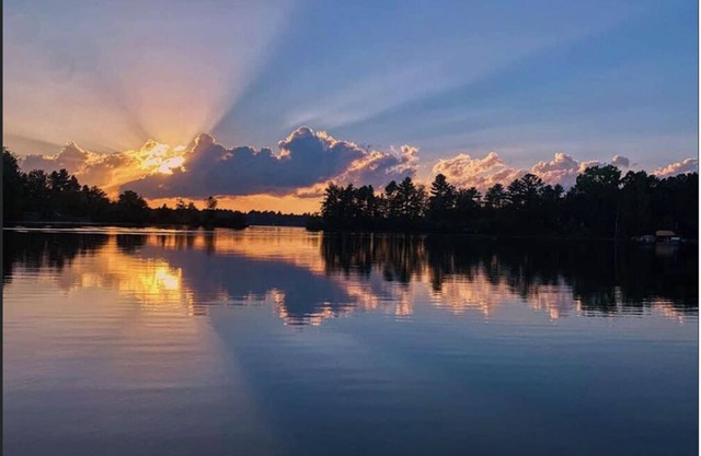 Beautiful cottage on Crooked Lake! Sleeps 9 comfortably.
