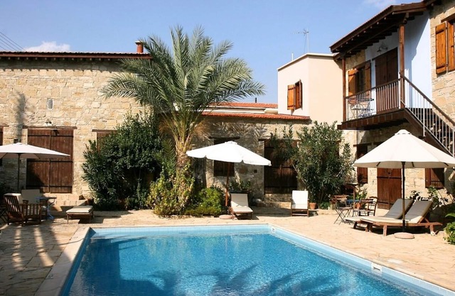 Beautiful Country House Apartment with A/C, WiFi & Pool in the Historical Village of Choirokoitia