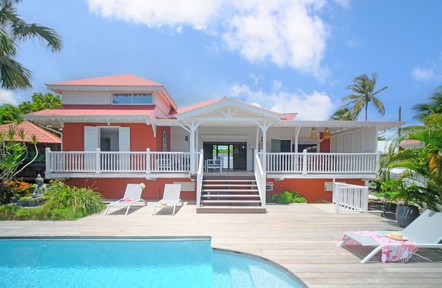 Beautiful Creole villa, swimming pool, sea view and beach on foot for 10