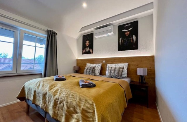 Beautiful double room studio with private bathroom *near the Rhine*