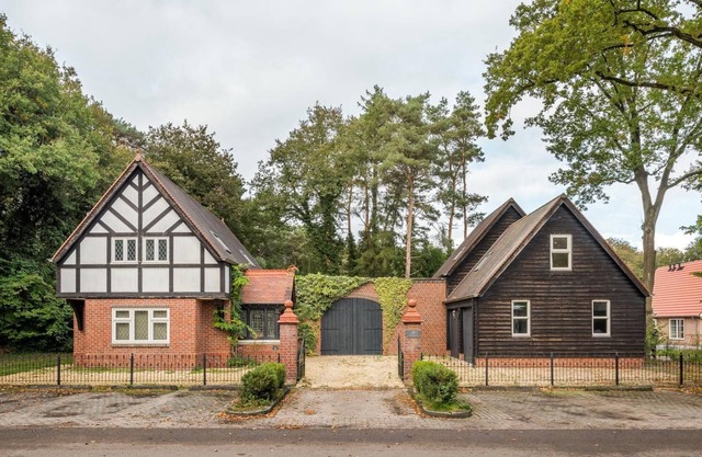 Beautiful English Villa with jacuzzi