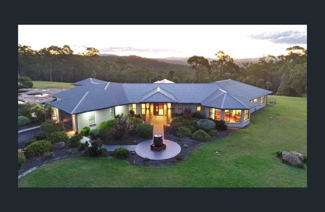 Beautiful Estate in Tea Gardens, 15 mins from the Beach!