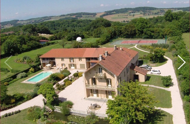 Beautiful family-friendly gite in rural France