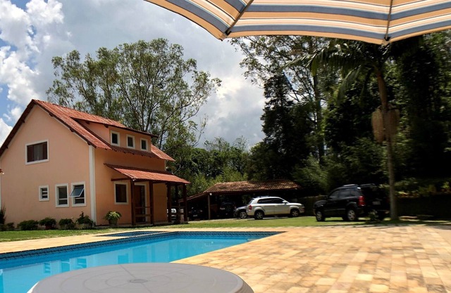 Beautiful Farmhouse with pool - sleeps 15